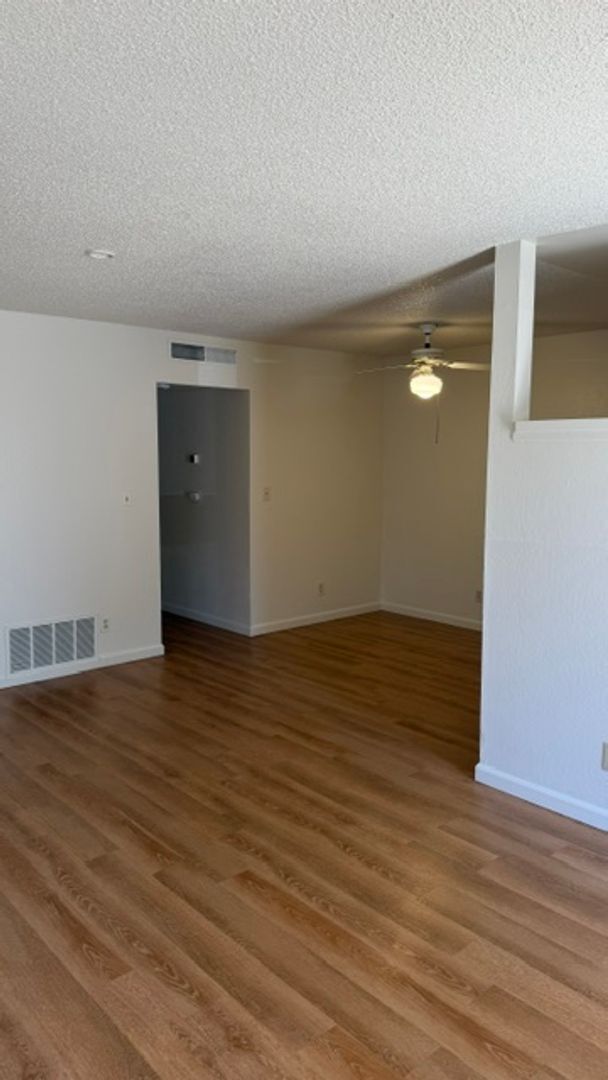 Building Photo - Duplex for RENT!