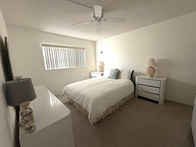 Building Photo - 2350 NE 14th Street Causeway