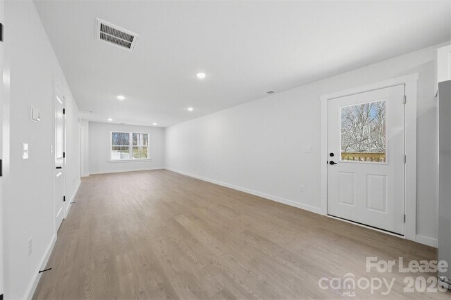 Building Photo - 403 15th Ave SW