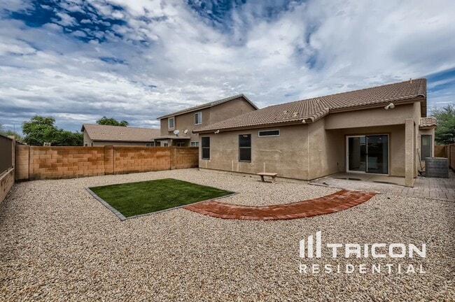 Building Photo - 9545 W Heber Rd
