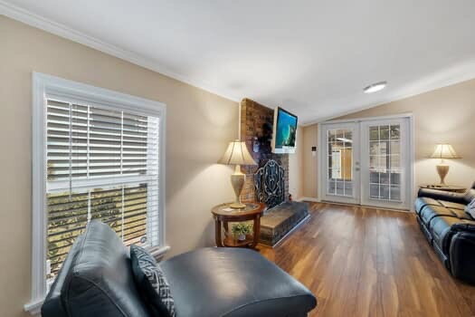 Building Photo - $250 Off Your Second Month's Rent + $250 Referral Bonus | Student-Friendly 3BR Home Minutes from ...