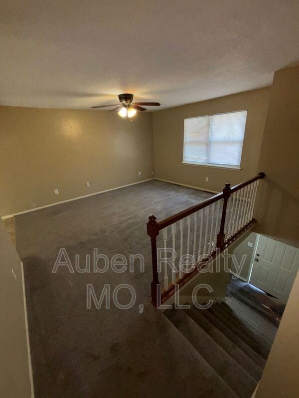 Building Photo - 409 NE Westwind Dr