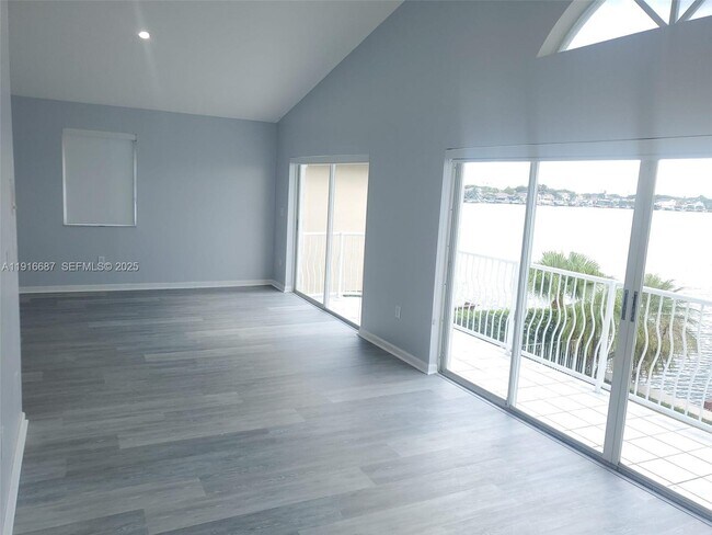 Building Photo - 14765 SW 132nd Pl