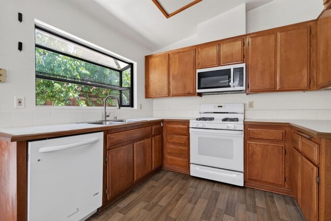 Building Photo - 4109 Yukon Way