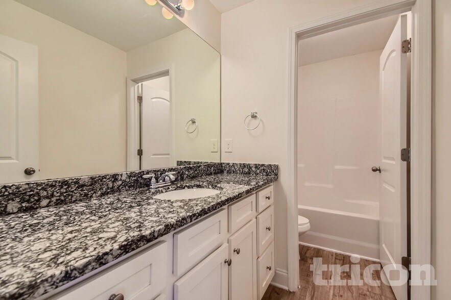 Building Photo - 533 Sprayberry Dr