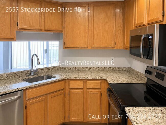 Building Photo - 2557 Stockbridge Dr