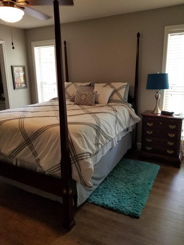 Building Photo - 2000 Ridgewood Dr