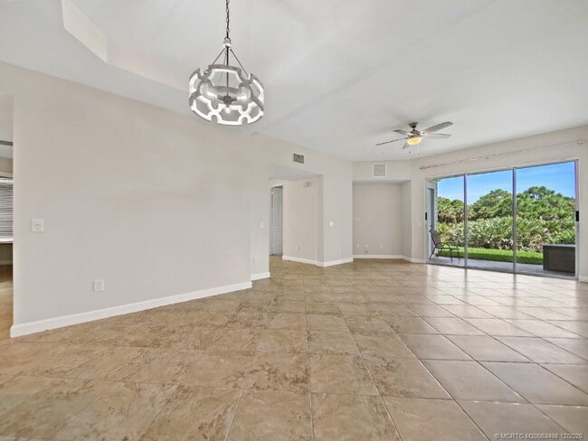 Building Photo - 3455 SW Sawgrass Villas Dr