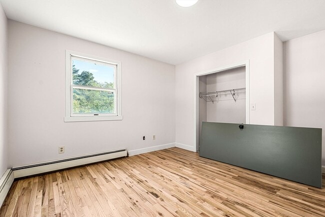 Building Photo - 14 N Glenway Ave