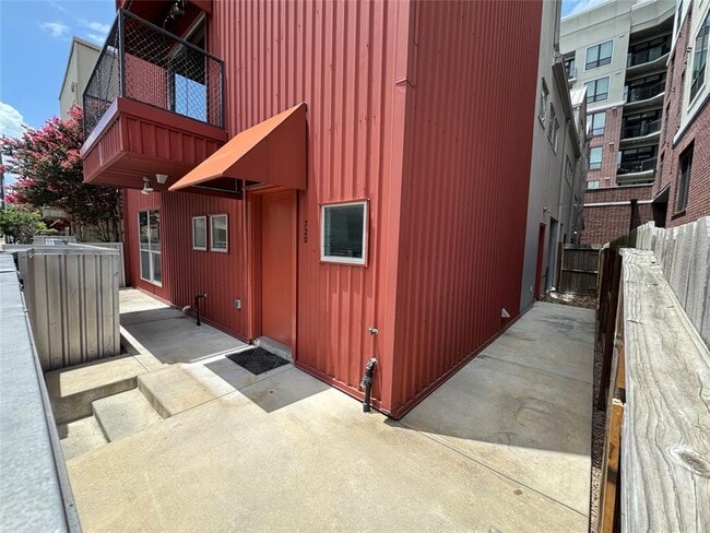 Building Photo - 720 Andrews St