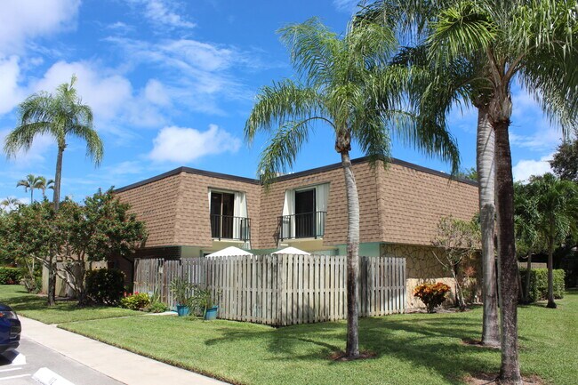 Building Photo - 2950 SW 22nd Cir