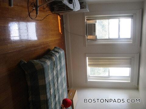 Building Photo - 121 Park Dr