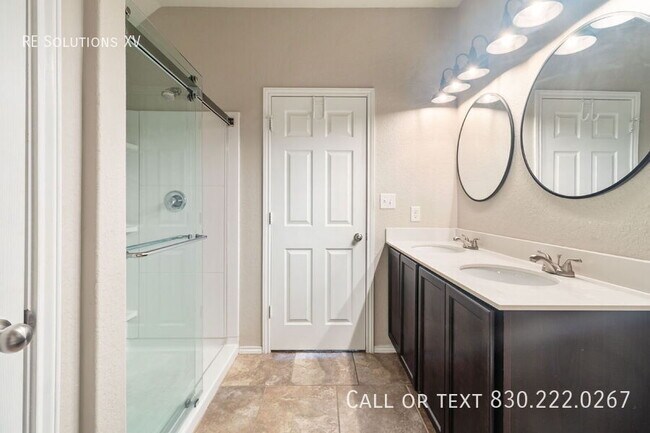 Building Photo - 730 Trinity Star