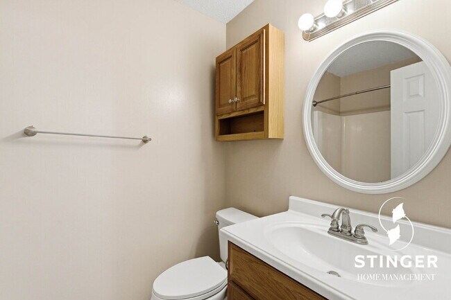 Building Photo - 12 Robin Way