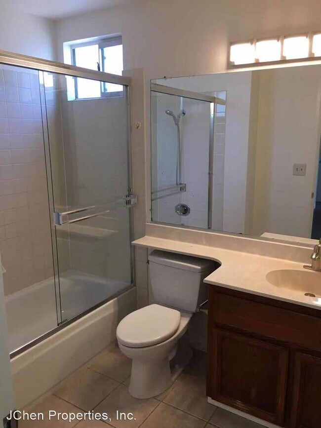 Building Photo - 4 br, 2.5 bath House - 951 Pullman Ct.