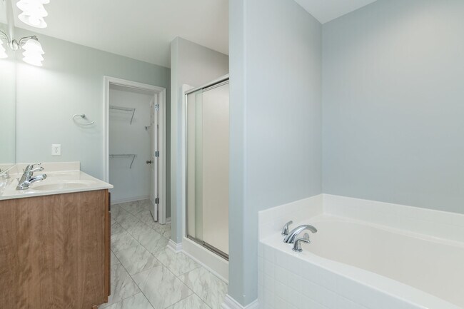 Building Photo - 3056 New River Pl