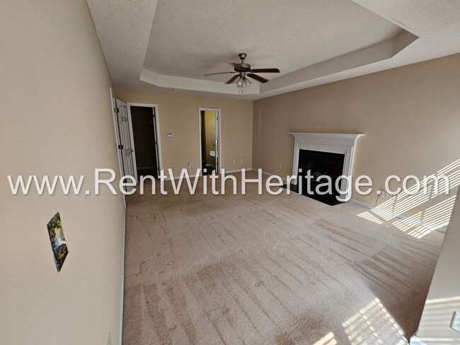 Building Photo - WOW!!! GORGEOUS HOME IN POPULAR CREEKSIDE SUBDIVSION / SWIM / TENNIS / UPGRADES GALLORE