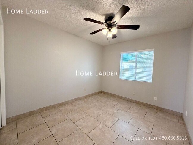 Building Photo - 501 E 8th Ave