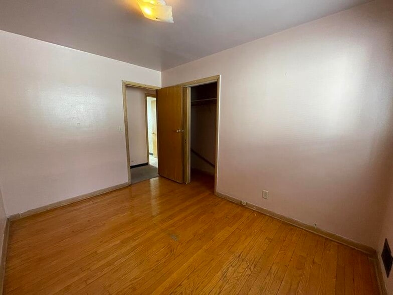 Building Photo - 4909 N 50th St