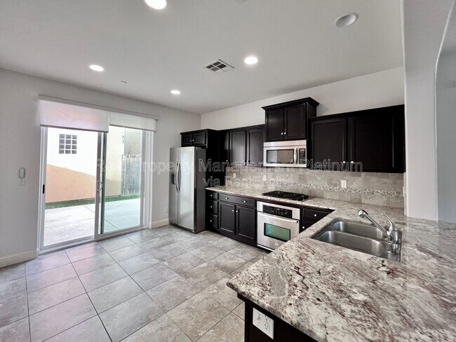 Building Photo - 3623 Etchings Way