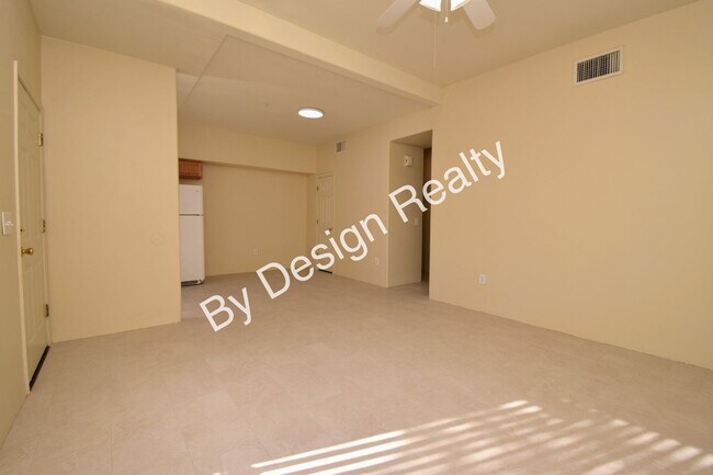 Building Photo - Newly Updated 3 Bed 2 Bath Townhome in Gated Central Tucson Community with Mountain Views