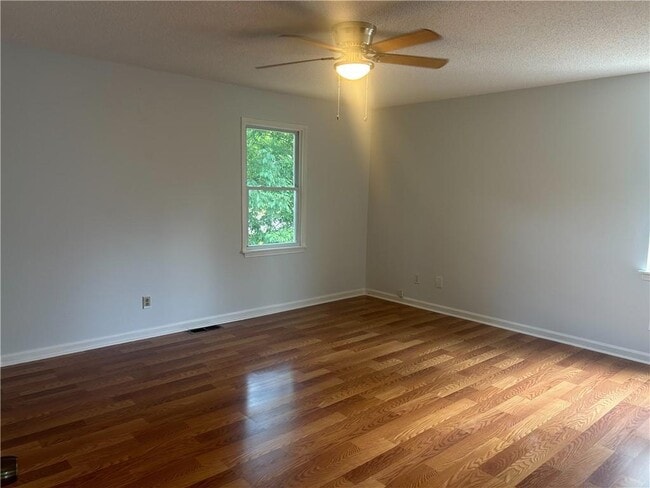 Building Photo - 2918 Mockingbird Cir