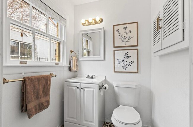 Building Photo - 3248 Cockrell Ave