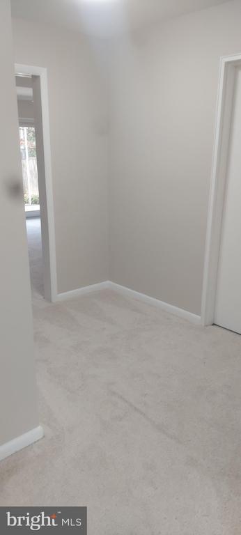 Building Photo - 9820 Inglemere Dr