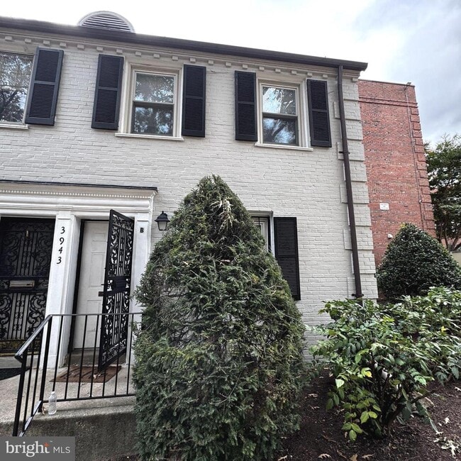 Building Photo - 3943 Pennsylvania Ave. SE