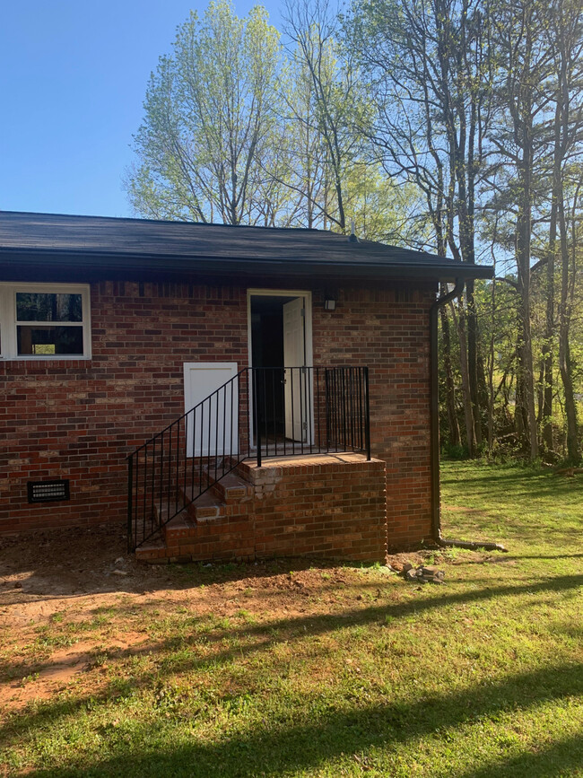 Building Photo - 23 Fox Hall Dr