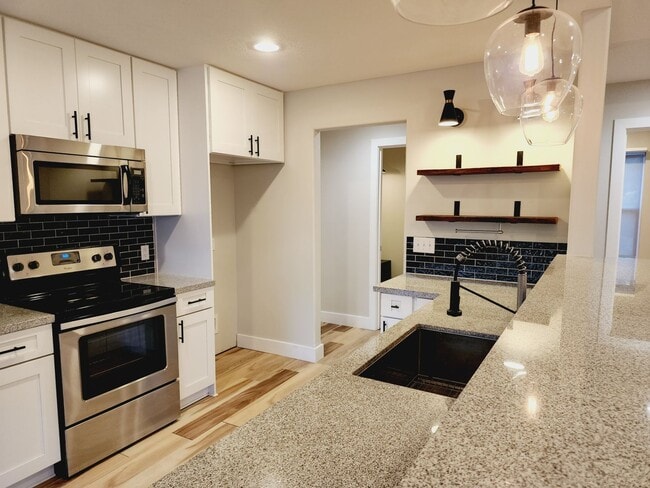 Building Photo - Pre-Leasing: Liberty Place Subdivision - R...