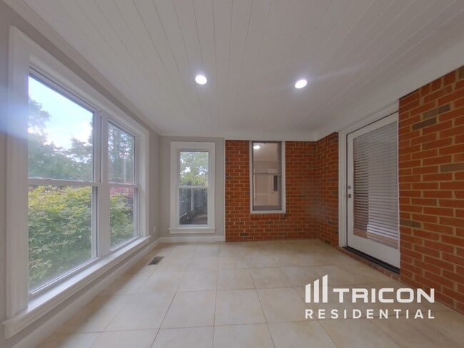 Building Photo - 201 Chancery Ln