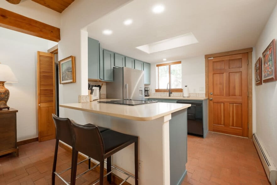 Building Photo - 209 Sena St