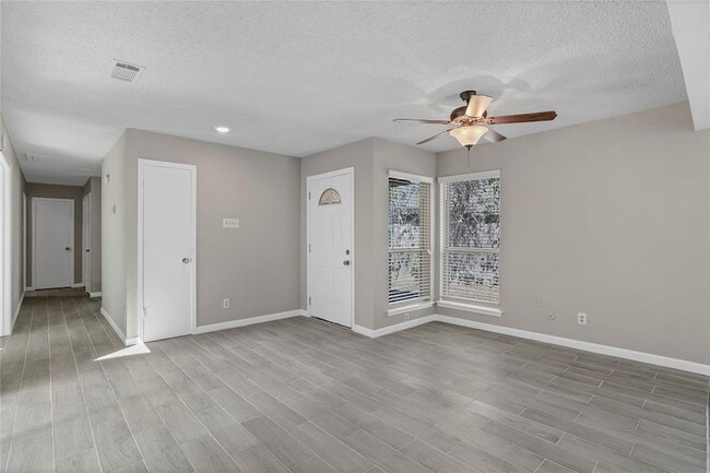 Building Photo - 9724 Summerwood Cir