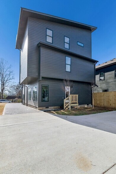 Building Photo - 4 Belle Forrest Ave