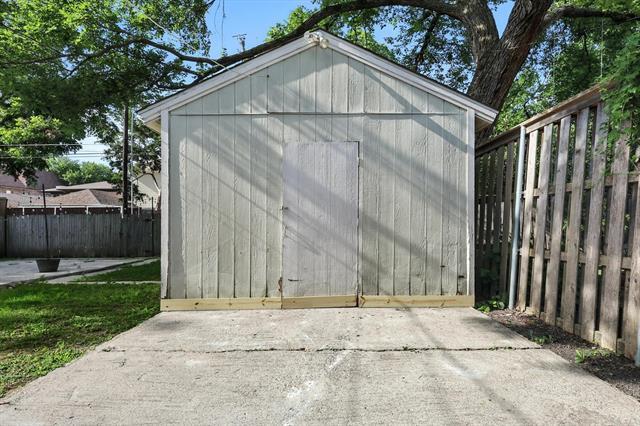 Building Photo - 5318 Vanderbilt Ave