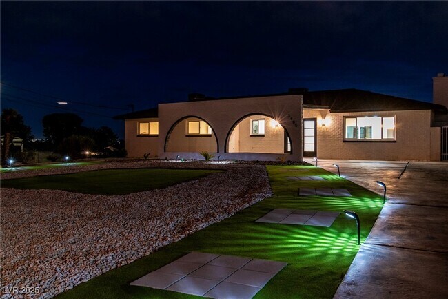 Building Photo - 3485 Shamrock Ave