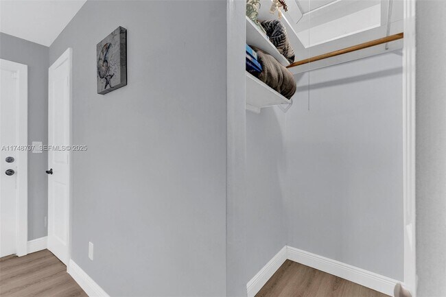 Building Photo - 1120 SW 30th St