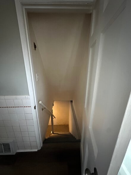 Building Photo - 2018 Raven Dr