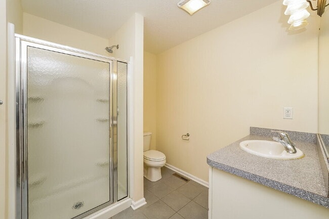 Building Photo - 39 Grandview Dr