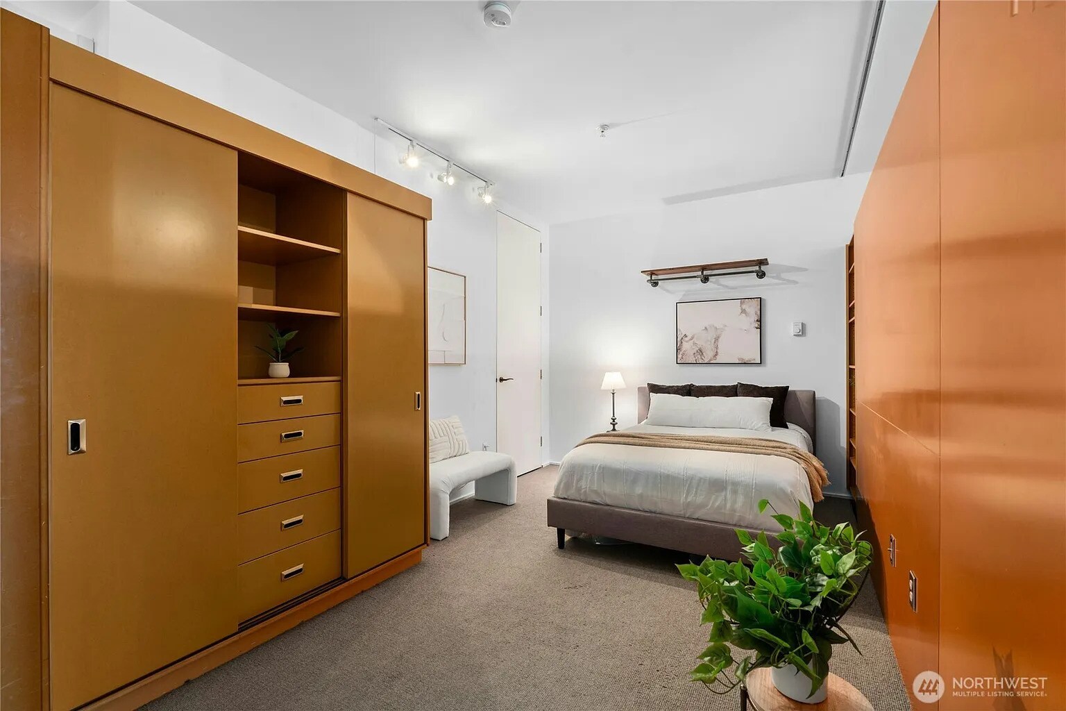 Building Photo - 1111 E Pike St