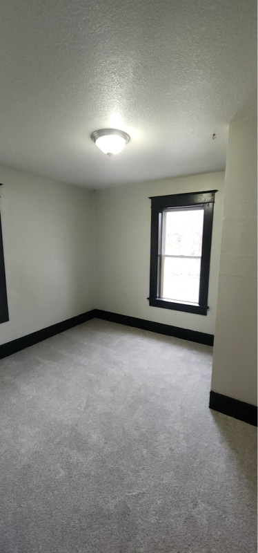 Building Photo - 144 S Main St