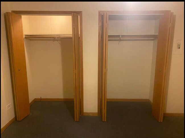 Building Photo - 6937 W 64th Pl