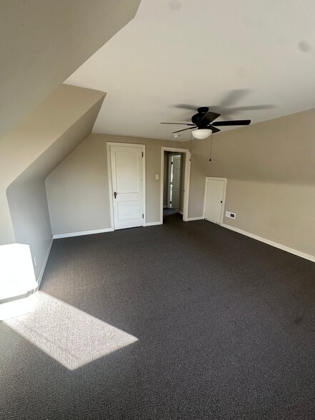 Building Photo - 145 Greenfield Ave
