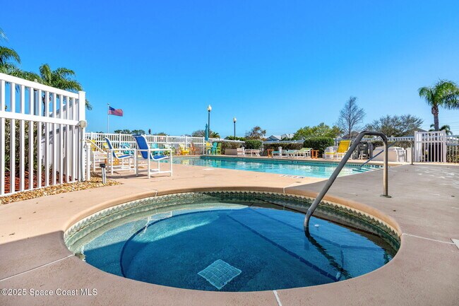 Building Photo - 3720 Alamanda Key Dr