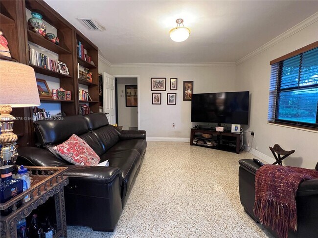 Building Photo - 7704 SW 139th Ct