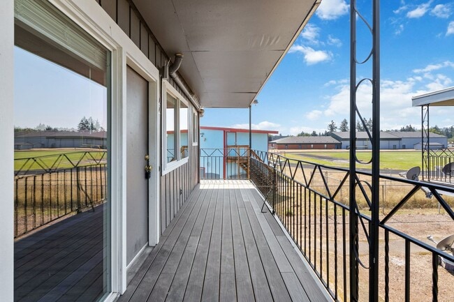 Building Photo - 1Br/1Ba Available