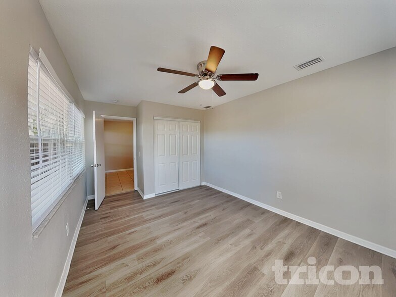 Building Photo - 1430 Thames Ln