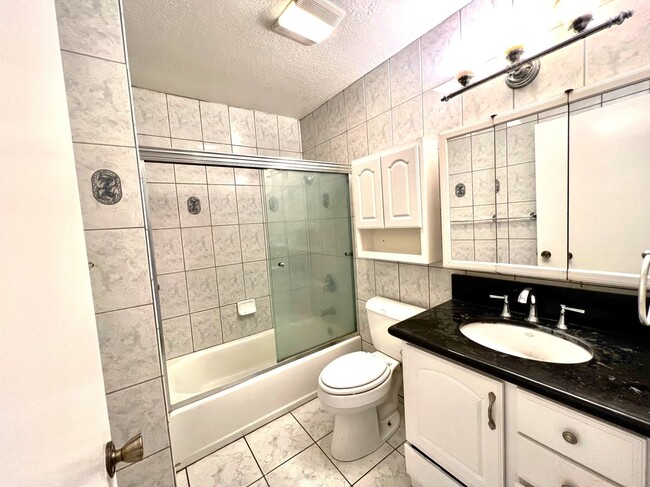 Building Photo - Beautiful 4 Bedroom Single Family Home for...