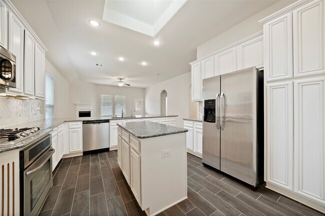 Building Photo - 1403 Holly Chase Dr